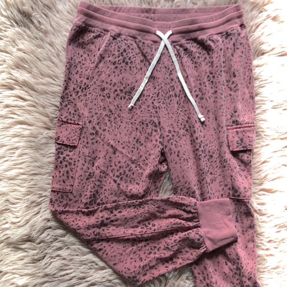 Sundry Leopard Cargo Joggers - Picture 2 of 11